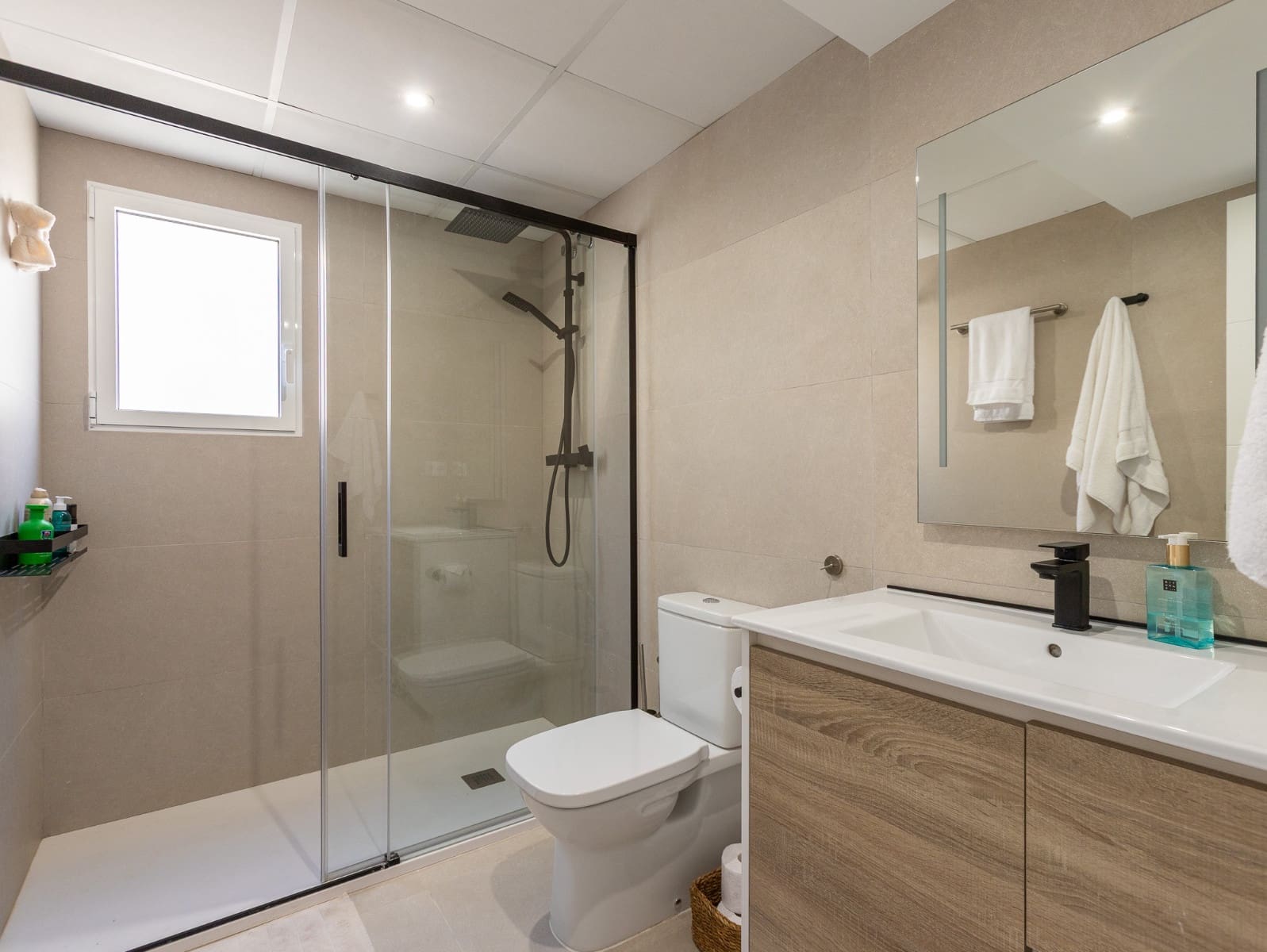 4 soverom Villa til salgs i Torrevieja med svømmebasseng garasje - € 590 000 (Ref: 10047847)