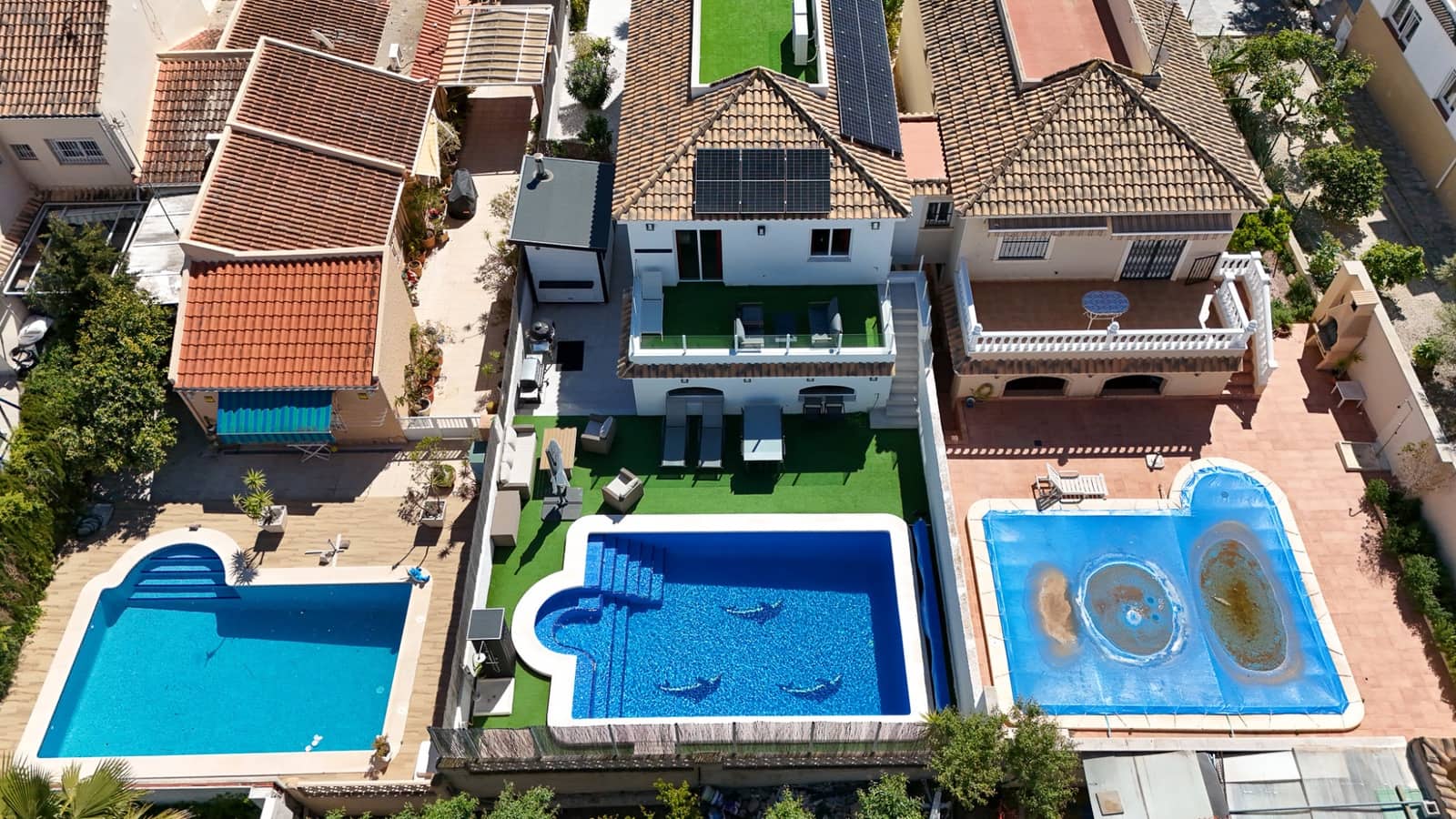 4 soverom Villa til salgs i Torrevieja med svømmebasseng garasje - € 590 000 (Ref: 10047847)