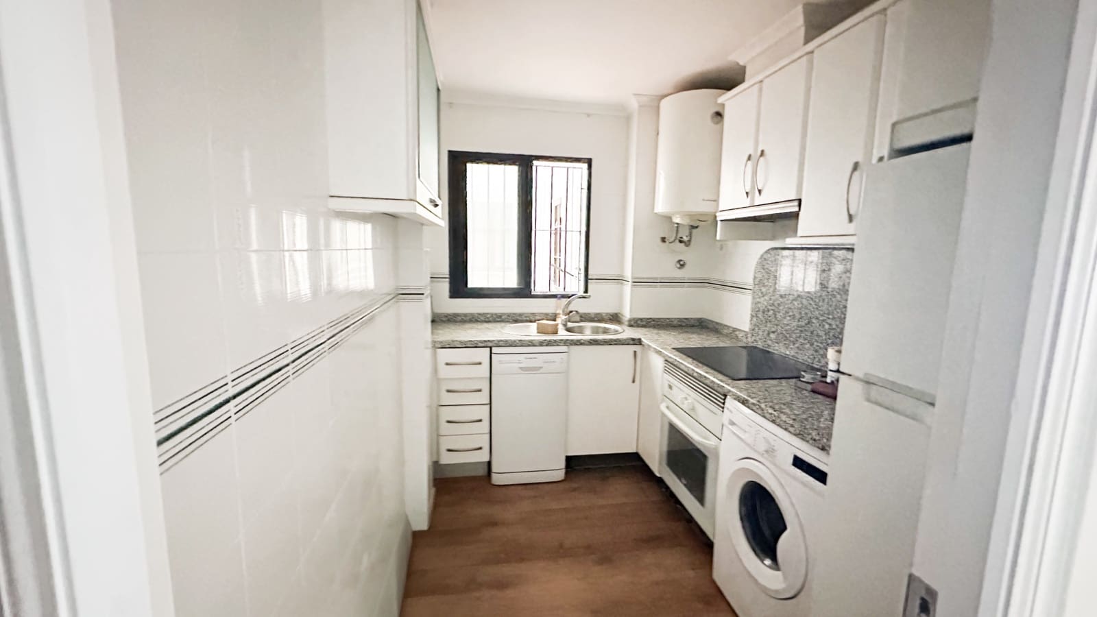 2 sypialnia Apartament przy plaży na sprzedaż w Torrevieja z garażem - 239 995 € (Ref: 10047851)
