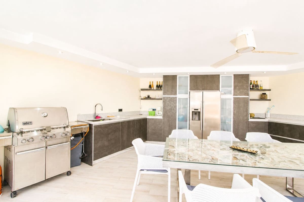 4 sovrum Villa till salu i Elviria med pool - 1 500 000 € (Ref: 10047853)