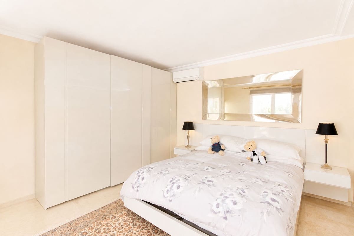 4 sovrum Villa till salu i Elviria med pool - 1 500 000 € (Ref: 10047853)