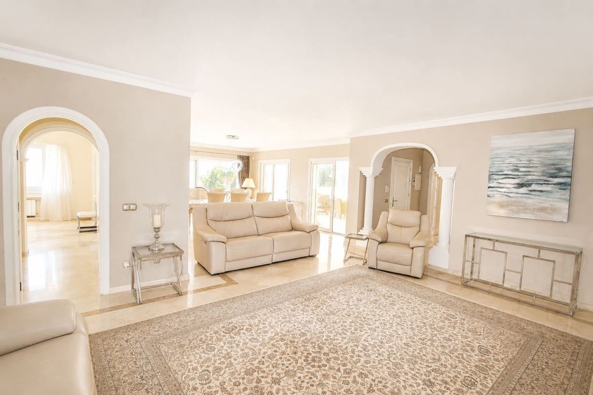 4 sovrum Villa till salu i Elviria med pool - 1 500 000 € (Ref: 10047853)