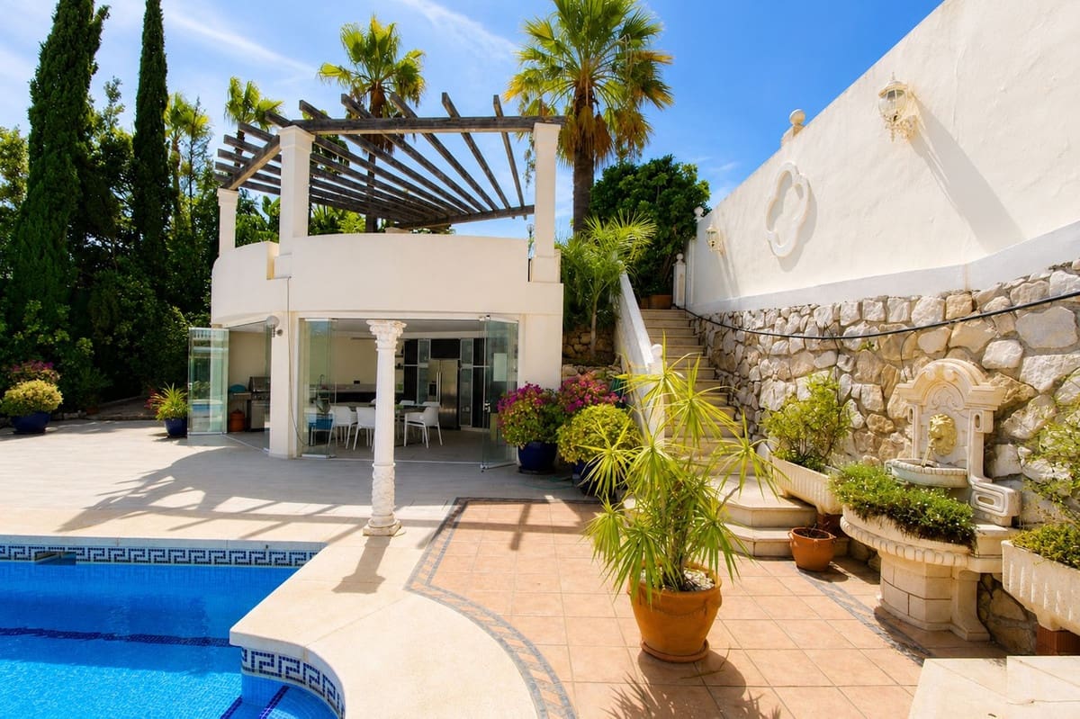 4 sovrum Villa till salu i Elviria med pool - 1 500 000 € (Ref: 10047853)