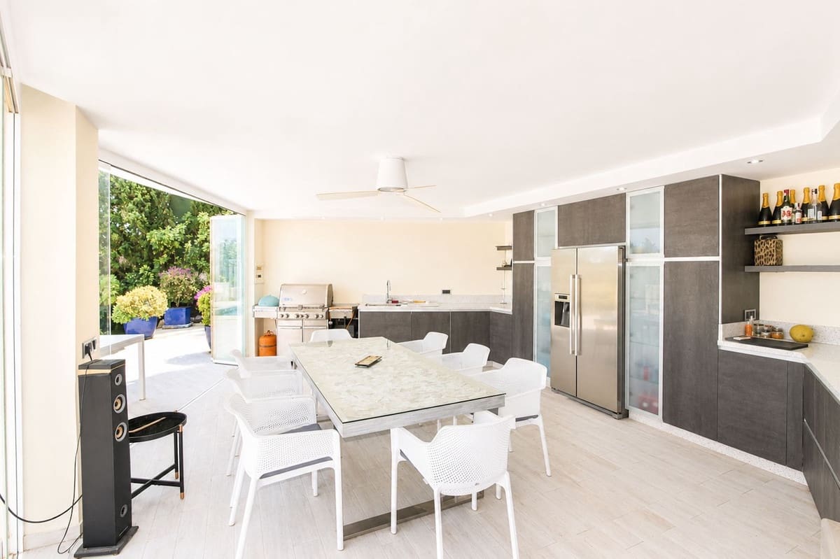 4 sovrum Villa till salu i Elviria med pool - 1 500 000 € (Ref: 10047853)