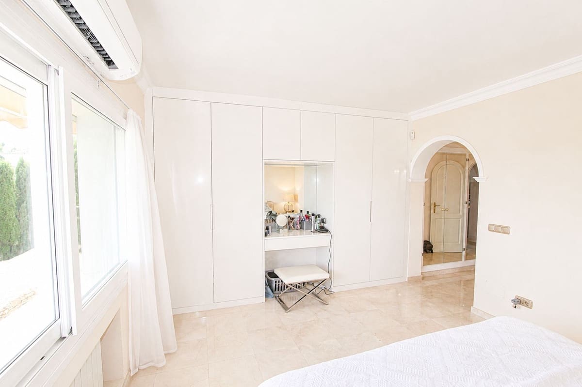 4 sovrum Villa till salu i Elviria med pool - 1 500 000 € (Ref: 10047853)