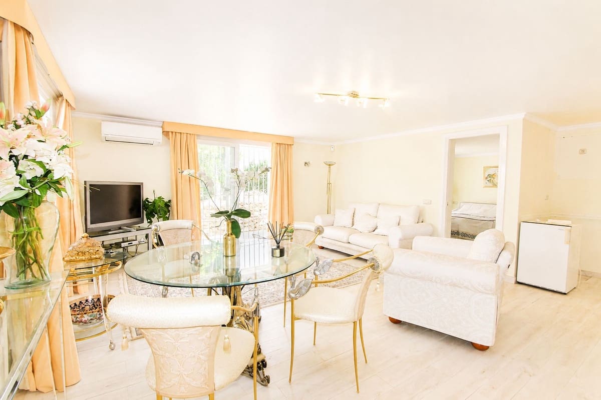4 sovrum Villa till salu i Elviria med pool - 1 500 000 € (Ref: 10047853)