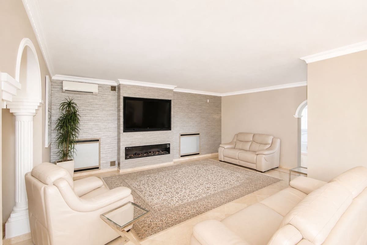 4 sovrum Villa till salu i Elviria med pool - 1 500 000 € (Ref: 10047853)