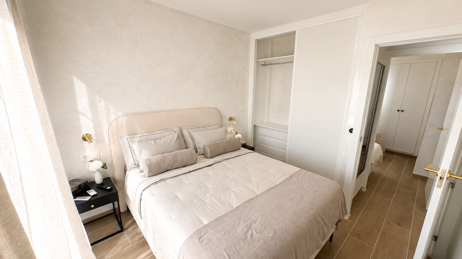 Ático de 2 habitaciones en Torrevieja en venta con piscina - 159.995 € (Ref: 10048070)