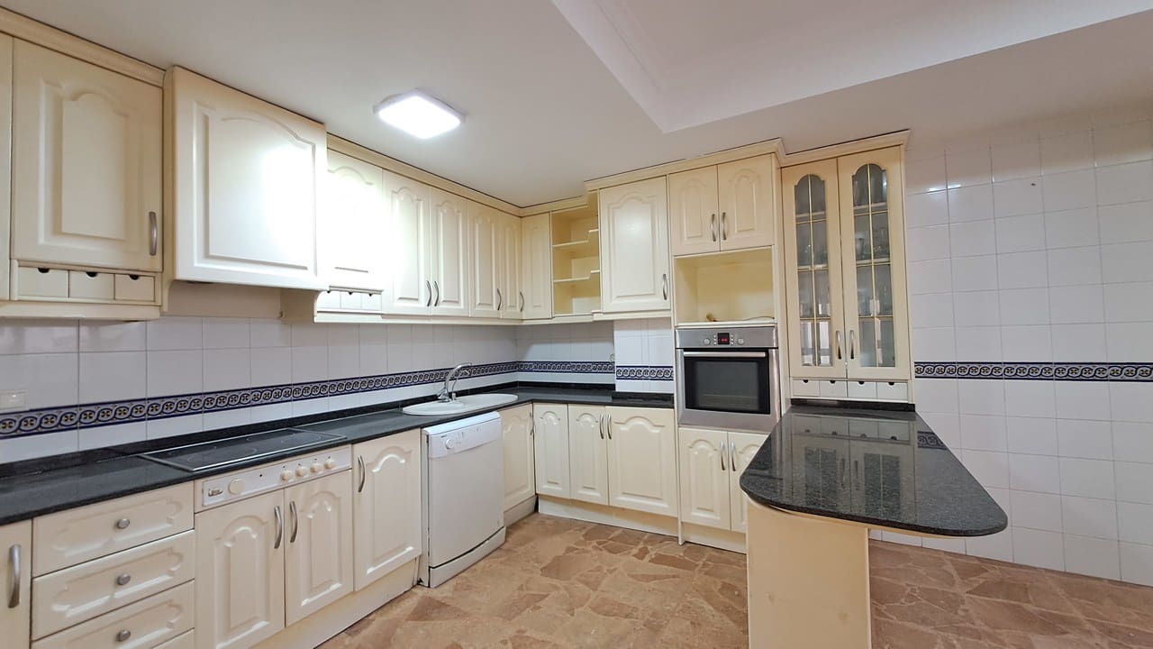 5 sypialnia Apartament na sprzedaż w Torrevieja z garażem - 315 000 € (Ref: 10050702)