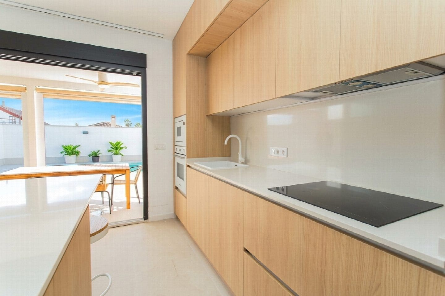 2 bedroom Townhouse for sale in Torrevieja with pool - € 499,000 (Ref: 10050717)