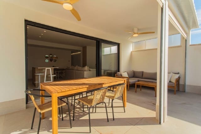 2 Zimmer Haus zu verkaufen in El Chaparral, Torrevieja mit Pool - 499.000 € (Ref: 10050717)