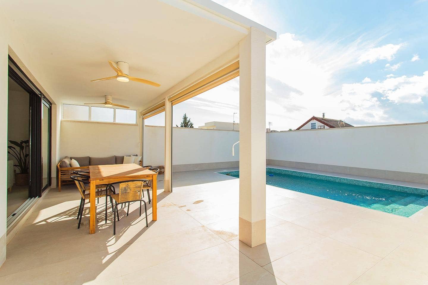 2 bedroom Townhouse for sale in Torrevieja with pool - € 499,000 (Ref: 10050717)