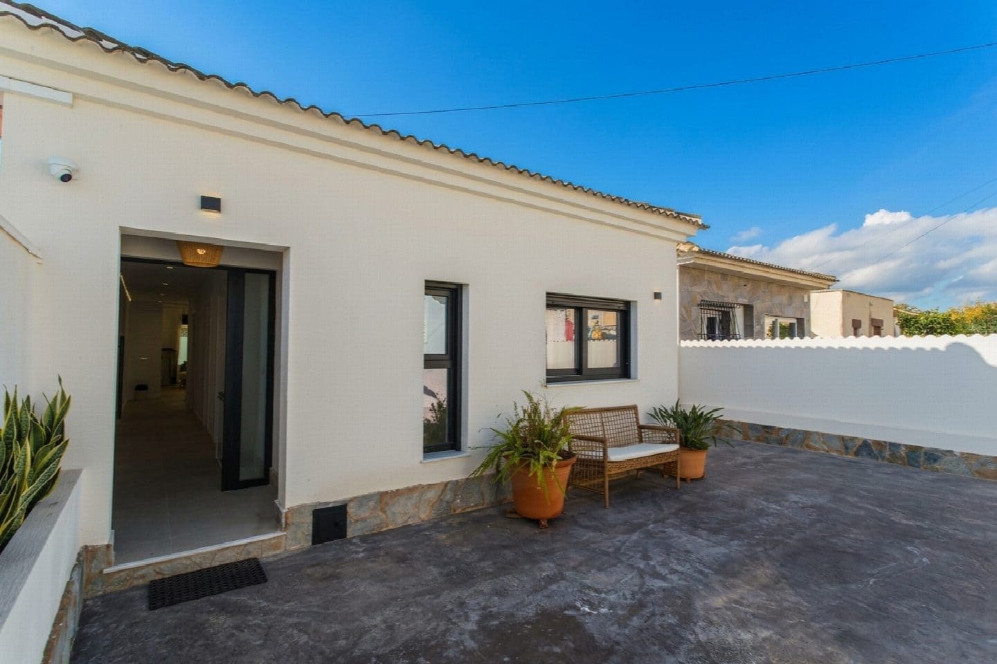 2 bedroom Townhouse for sale in Torrevieja with pool - € 499,000 (Ref: 10050717)