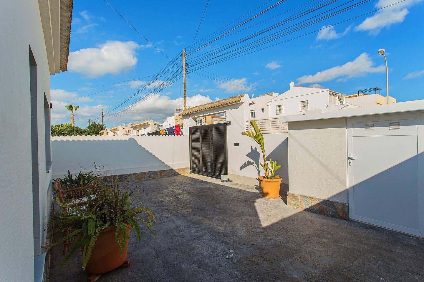 2 bedroom Townhouse for sale in Torrevieja with pool - € 499,000 (Ref: 10050717)