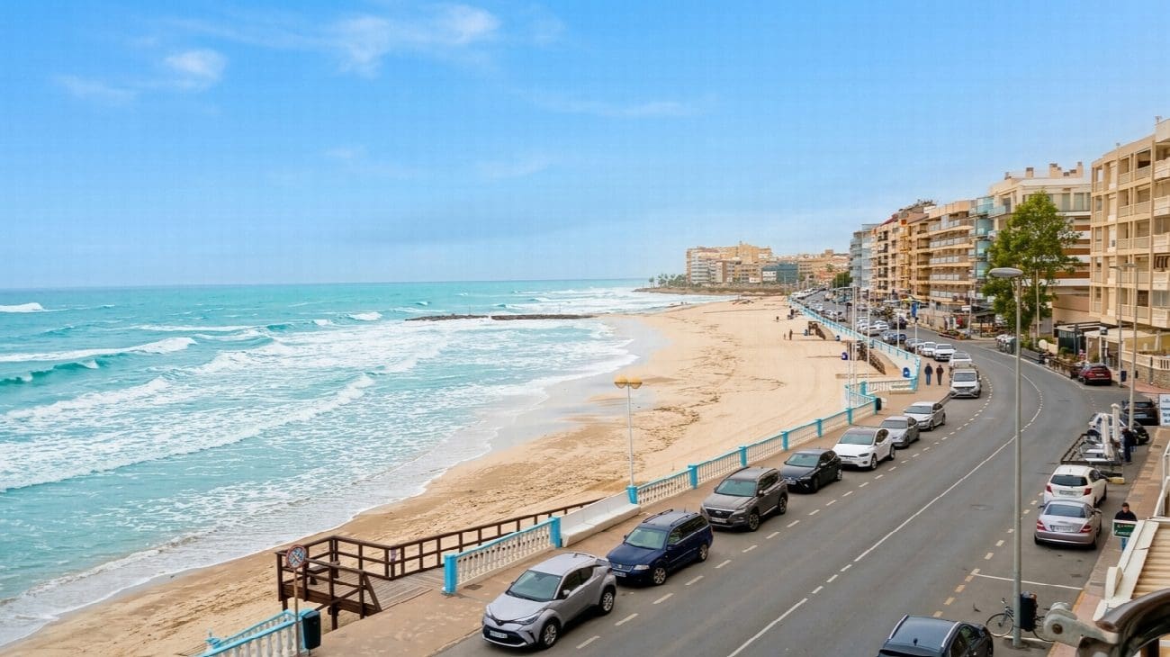 3 bedroom Apartment for sale in Torrevieja with garage - € 375,000 (Ref: 10050721)