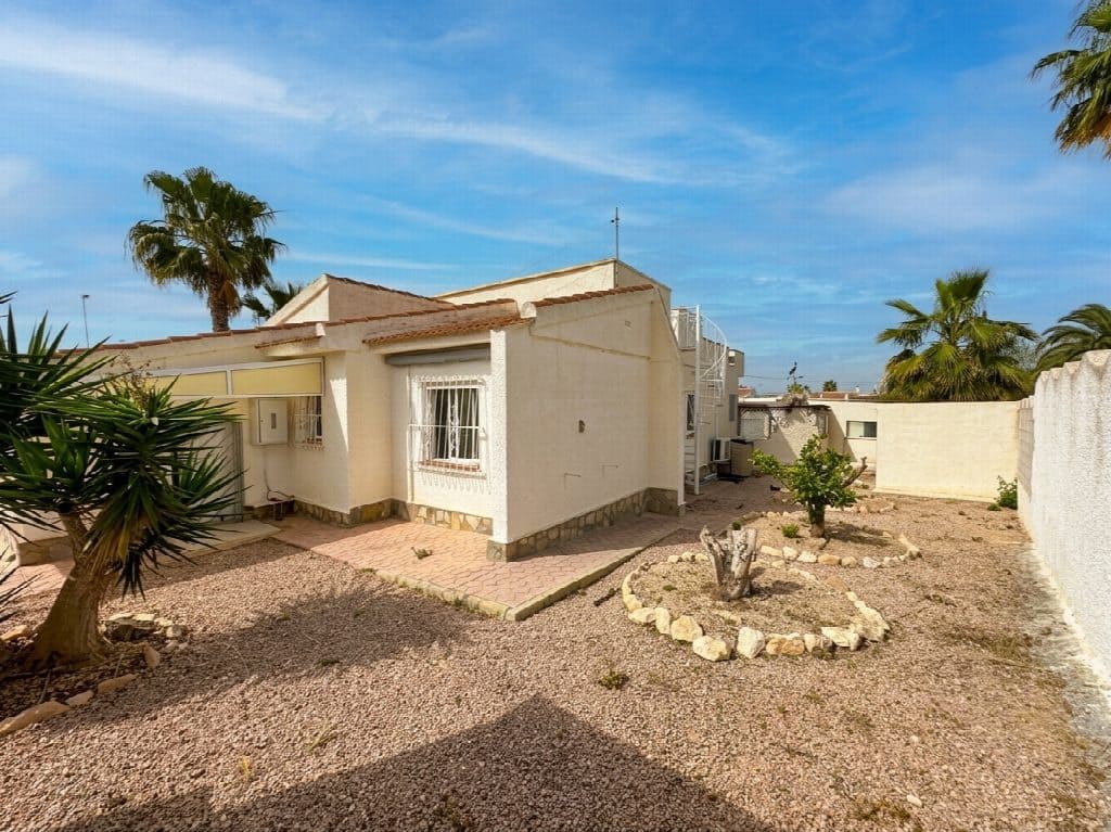 3 bedroom Villa for sale in Rojales with pool - € 549,950 (Ref: 10050724)
