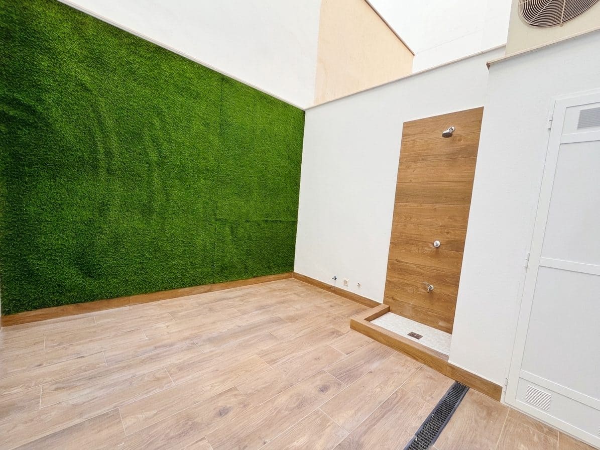 Apartamento de 2 habitaciones en Torrevieja en venta - 260.000 € (Ref: 10050728)