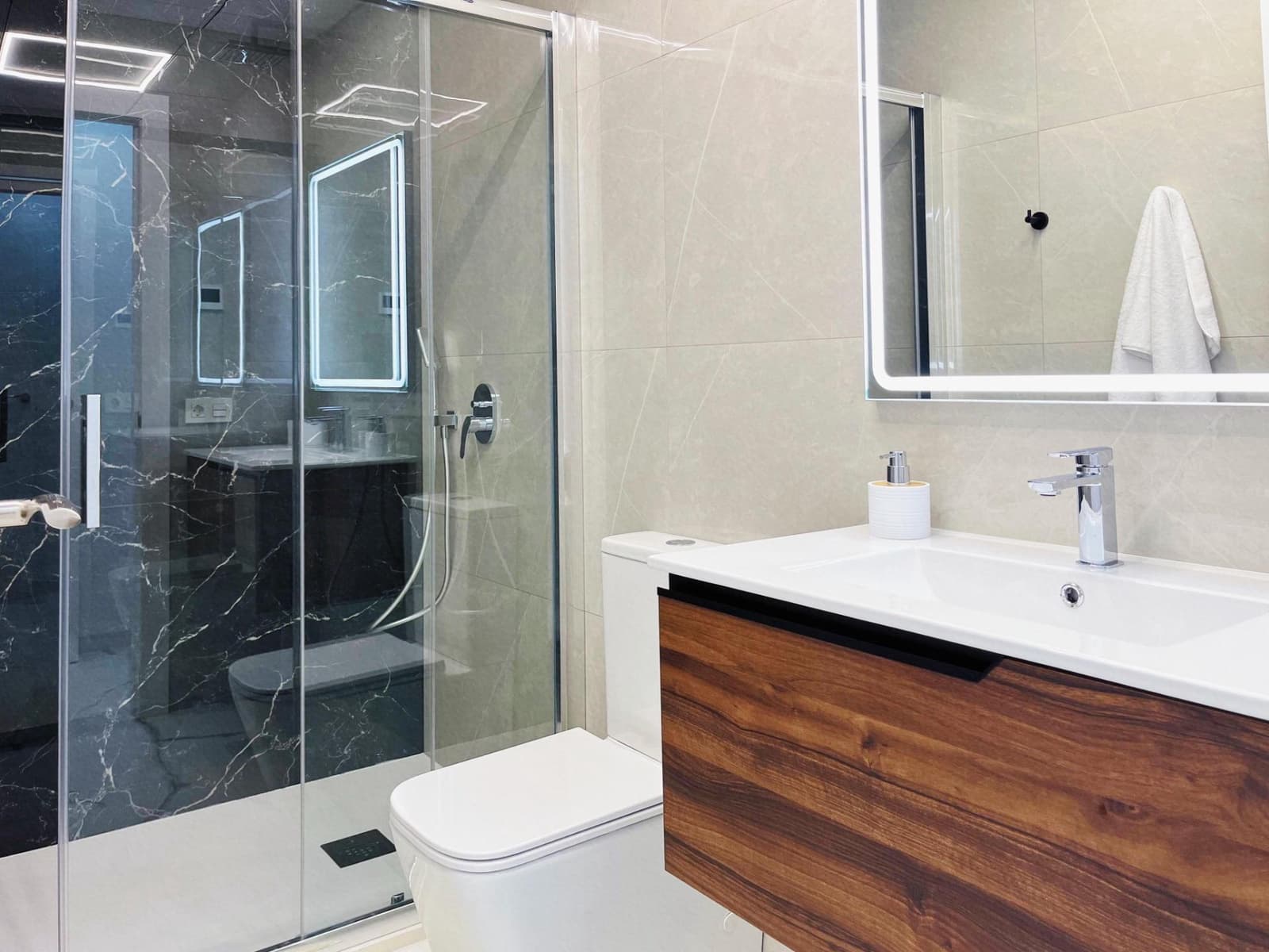 Apartamento de 2 habitaciones en Torrevieja en venta - 260.000 € (Ref: 10050728)