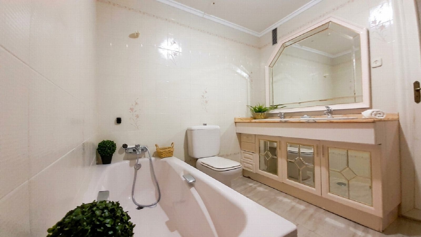 4 makuuhuone Huoneisto myytävänä paikassa Torrevieja - 285 000 € (Ref: 10050732)