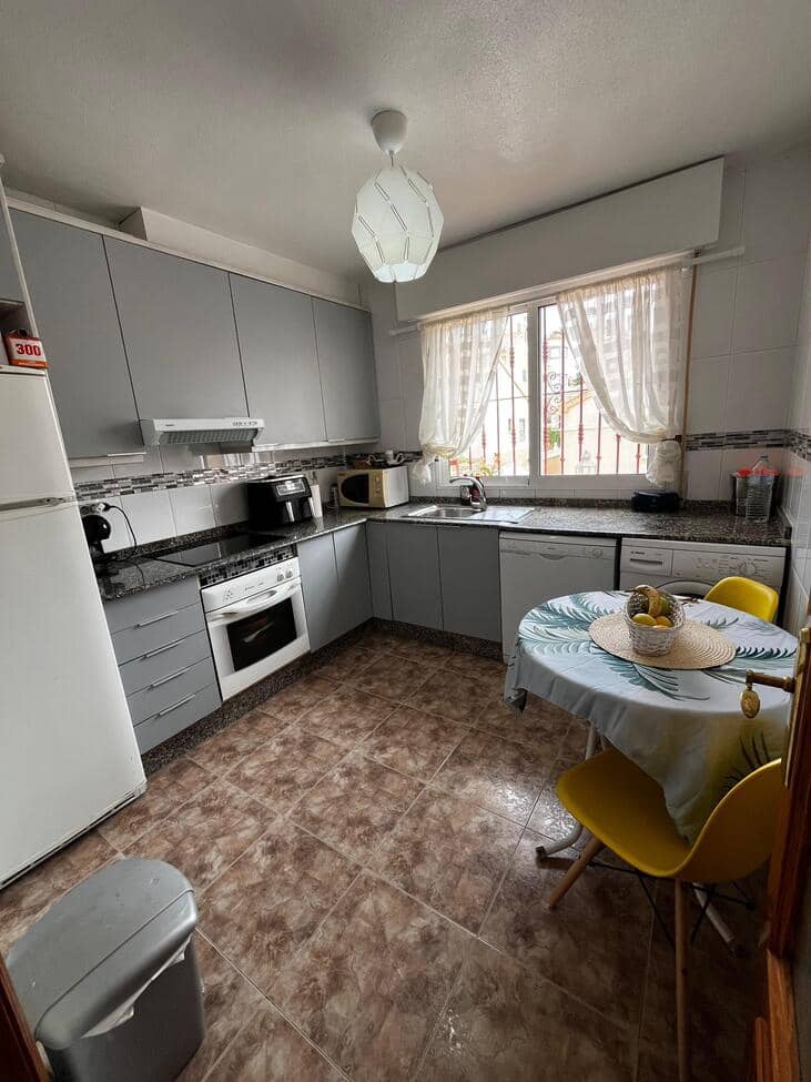 3 quarto Casa em Banda para venda em Torrevieja com piscina - 189 000 € (Ref: 10050737)