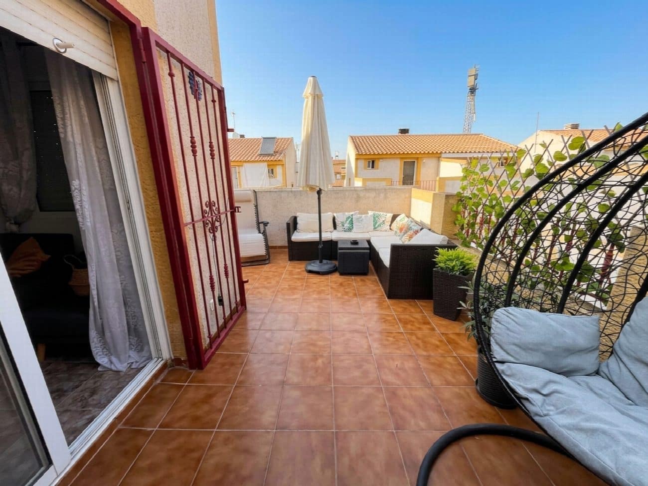 3 quarto Casa em Banda para venda em Torrevieja com piscina - 189 000 € (Ref: 10050737)