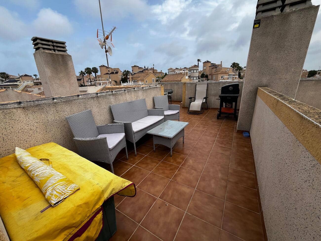 3 quarto Casa em Banda para venda em Torrevieja com piscina - 189 000 € (Ref: 10050737)
