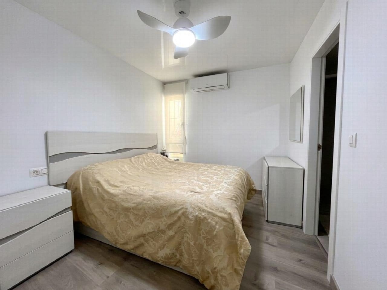 4 sovrum Lägenhet till salu i Torrevieja med garage - 210 000 € (Ref: 10050738)