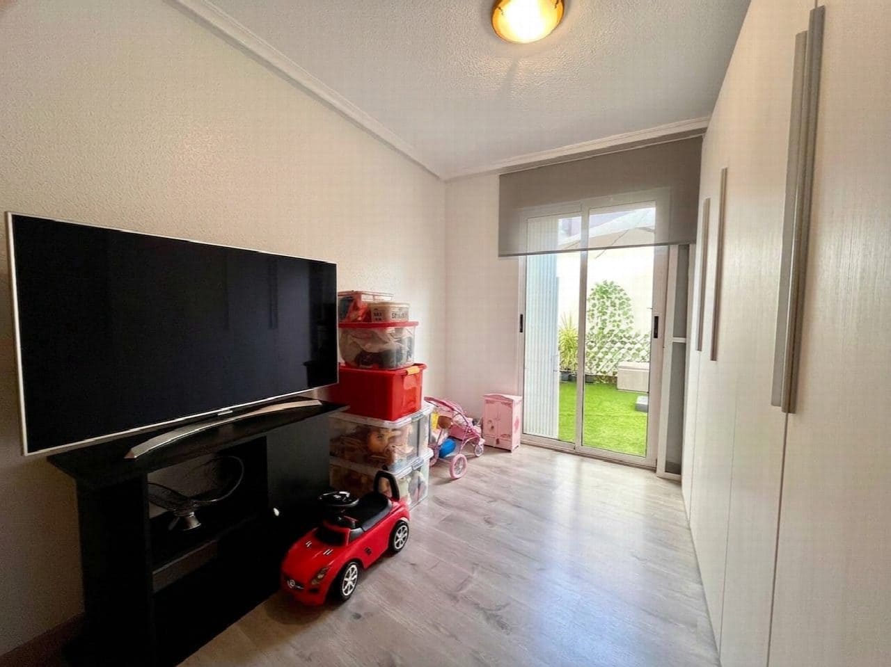 4 sovrum Lägenhet till salu i Torrevieja med garage - 210 000 € (Ref: 10050738)
