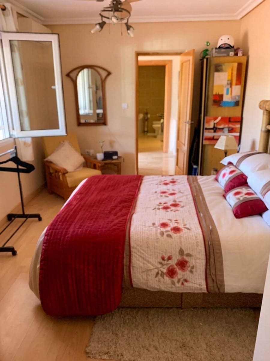 6 soverom Villa til salgs i Torrevieja med svømmebasseng - € 598 000 (Ref: 10050739)