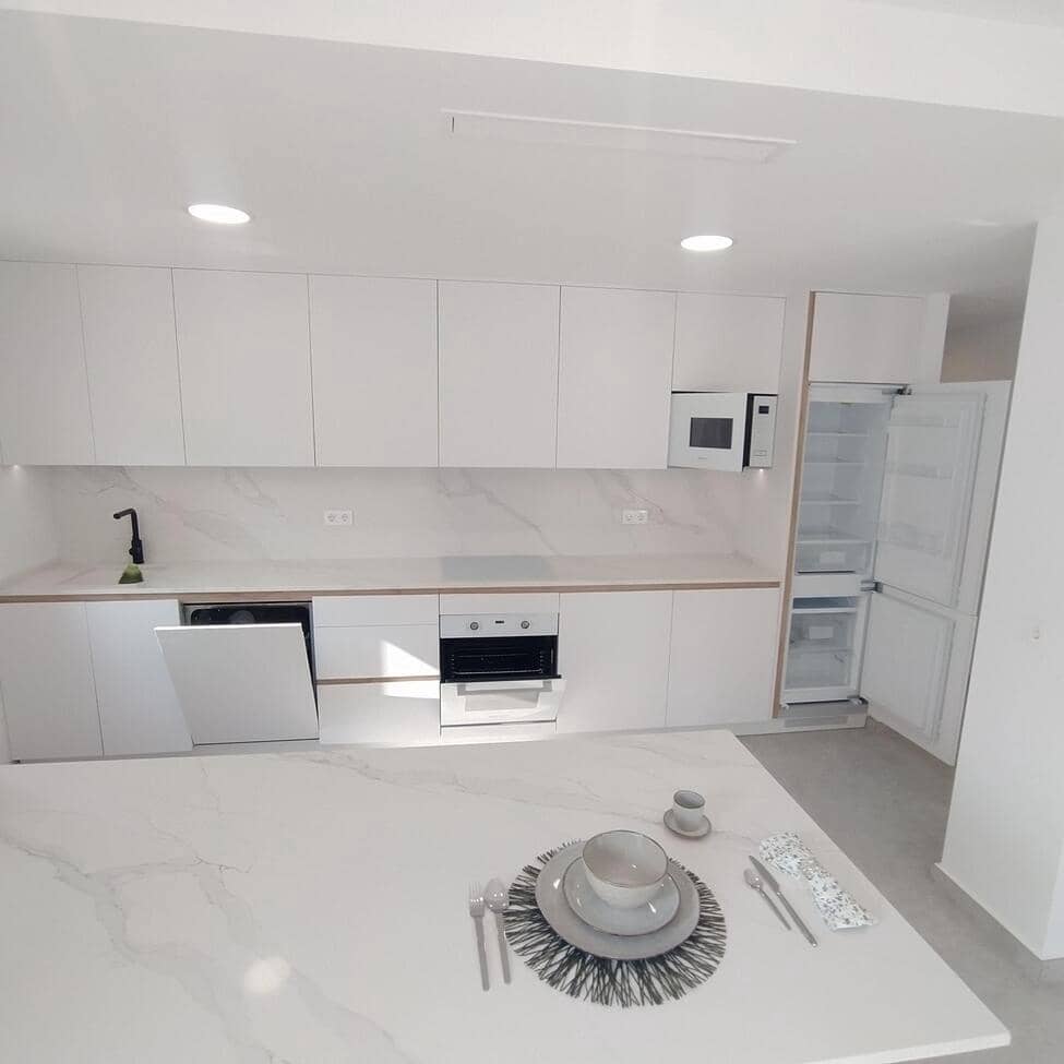 3 bedroom Apartment for sale in Torrevieja with pool - € 349,900 (Ref: 10050748)