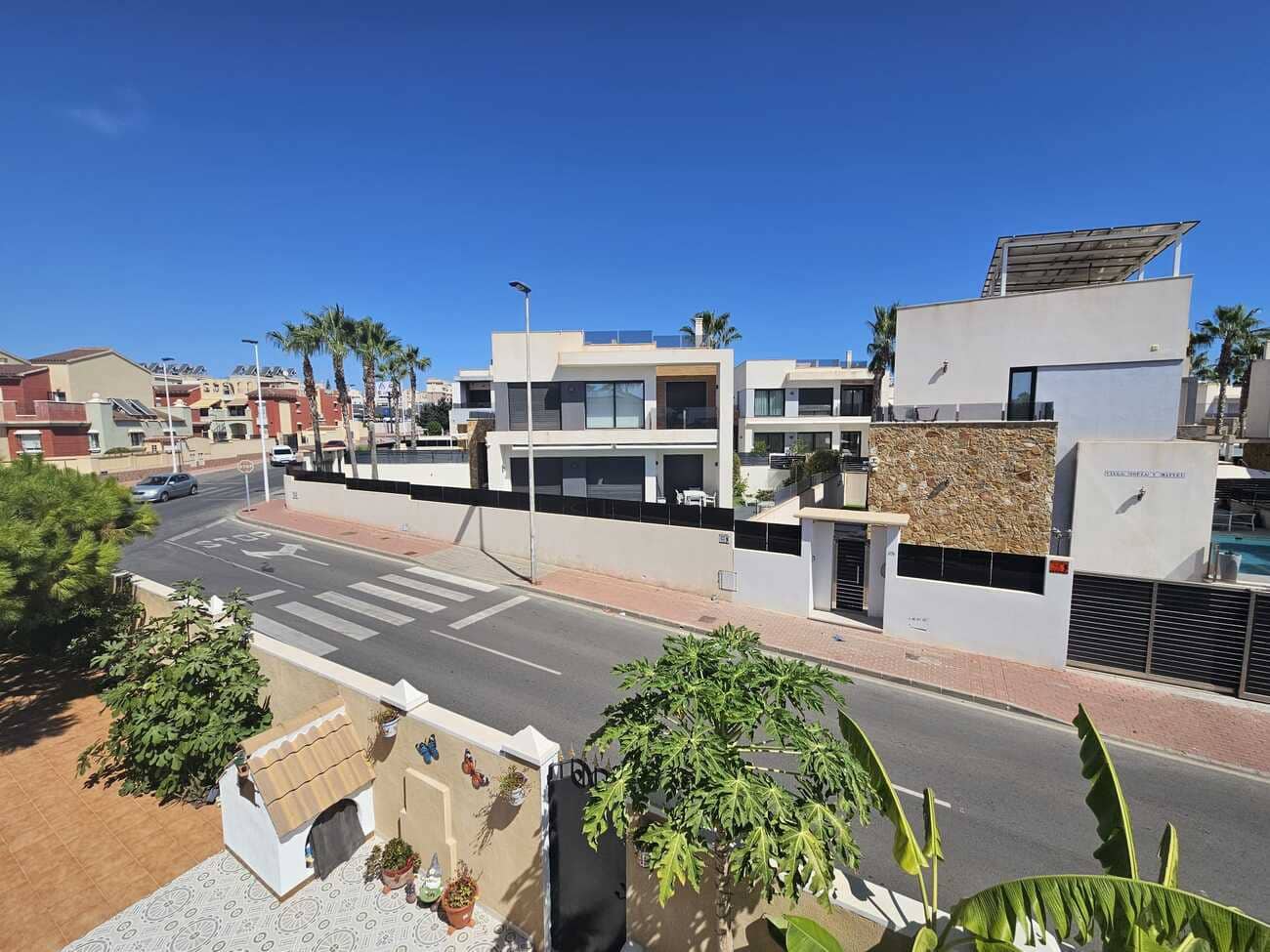 3 makuuhuone Huvila myytävänä paikassa Torrevieja mukana 
autotalli - 495 000 € (Ref: 10050751)