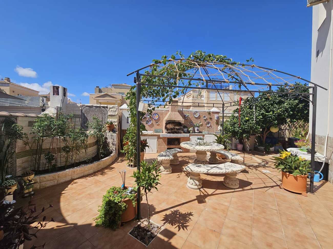 3 makuuhuone Huvila myytävänä paikassa Torrevieja mukana 
autotalli - 495 000 € (Ref: 10050751)