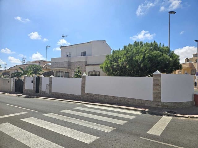3 soveværelse Villa til salg i Parque de las Naciones, Torrevieja med garage - € 495.000 (Ref: 10050751)