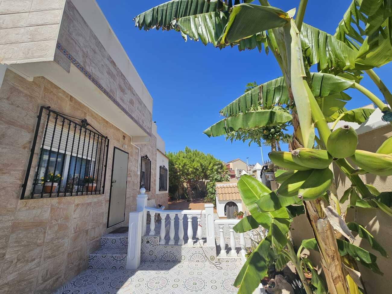 3 makuuhuone Huvila myytävänä paikassa Torrevieja mukana 
autotalli - 495 000 € (Ref: 10050751)