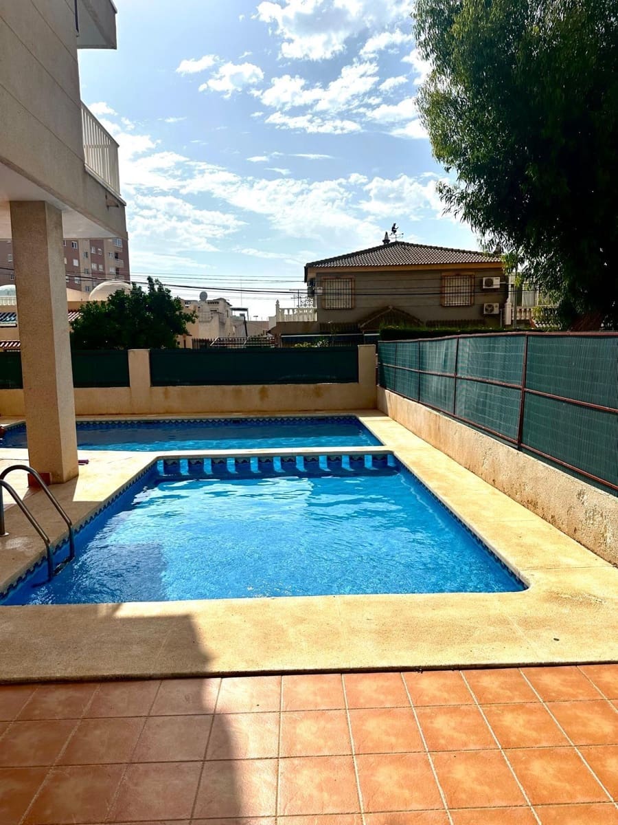 3 quarto Apartamento para venda em Torrevieja com piscina - 330 000 € (Ref: 10050754)