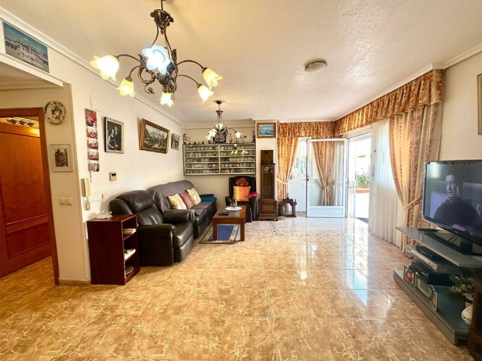 3 quarto Apartamento para venda em Torrevieja com piscina - 330 000 € (Ref: 10050754)
