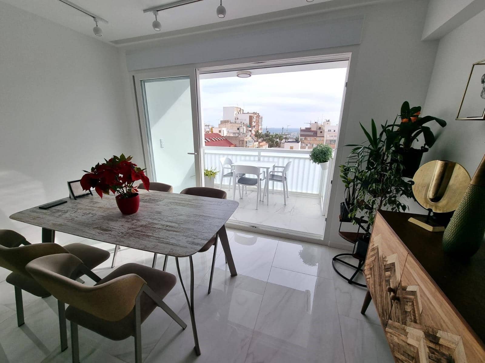 2 makuuhuone Huoneisto myytävänä paikassa Torrevieja - 239 000 € (Ref: 10050776)