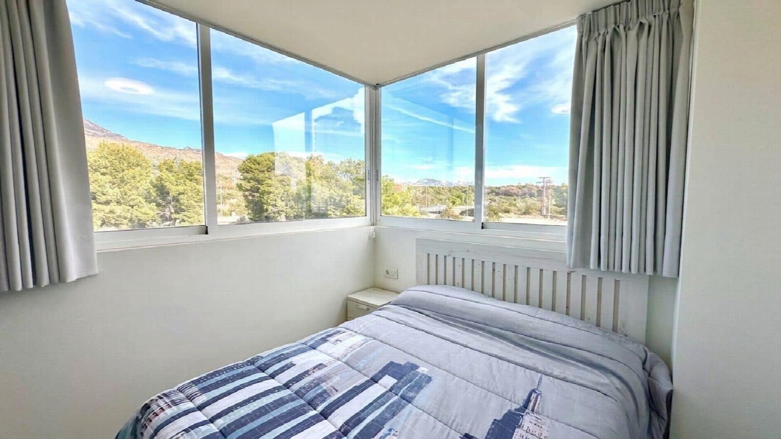 2 bedroom Apartment for sale in Finestrat with pool - € 300,000 (Ref: 10050790)
