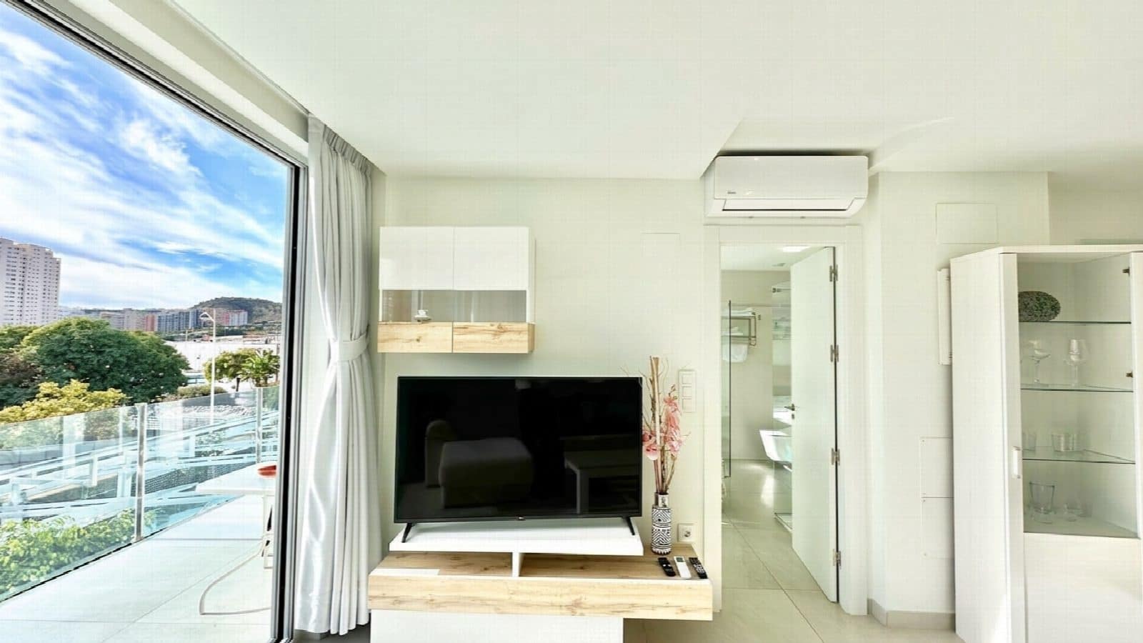 2 bedroom Apartment for sale in Finestrat with pool - € 300,000 (Ref: 10050790)