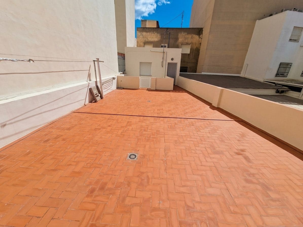 4 quarto Casa em Banda para venda em Torrevieja - 221 900 € (Ref: 10050794)