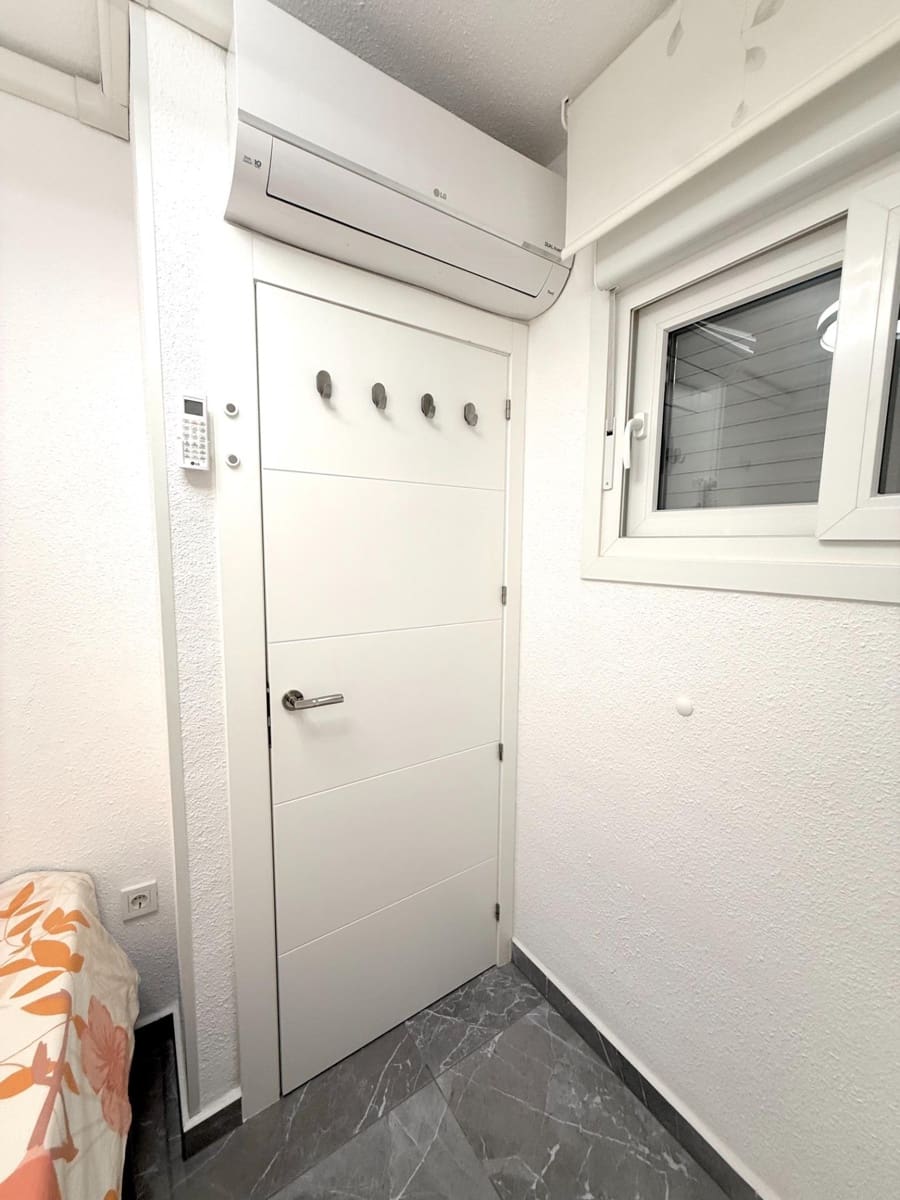 1 sovrum Lägenhet till salu i Torrevieja - 159 900 € (Ref: 10050807)