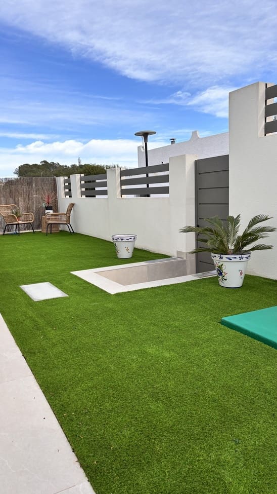 Chalet de 3 habitaciones en San Miguel de Salinas en venta - 525.000 € (Ref: 10050821)