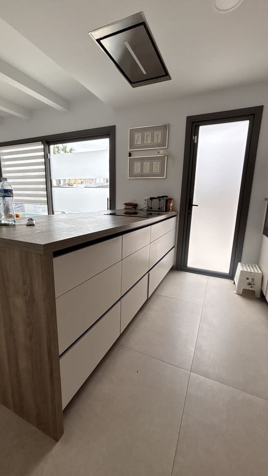 Chalet de 3 habitaciones en San Miguel de Salinas en venta - 525.000 € (Ref: 10050821)
