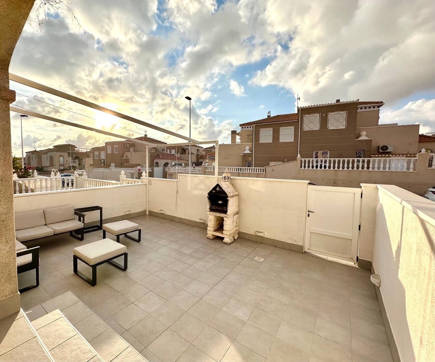 2 quarto Bungalow para venda em Torrevieja com piscina - 194 900 € (Ref: 10050823)