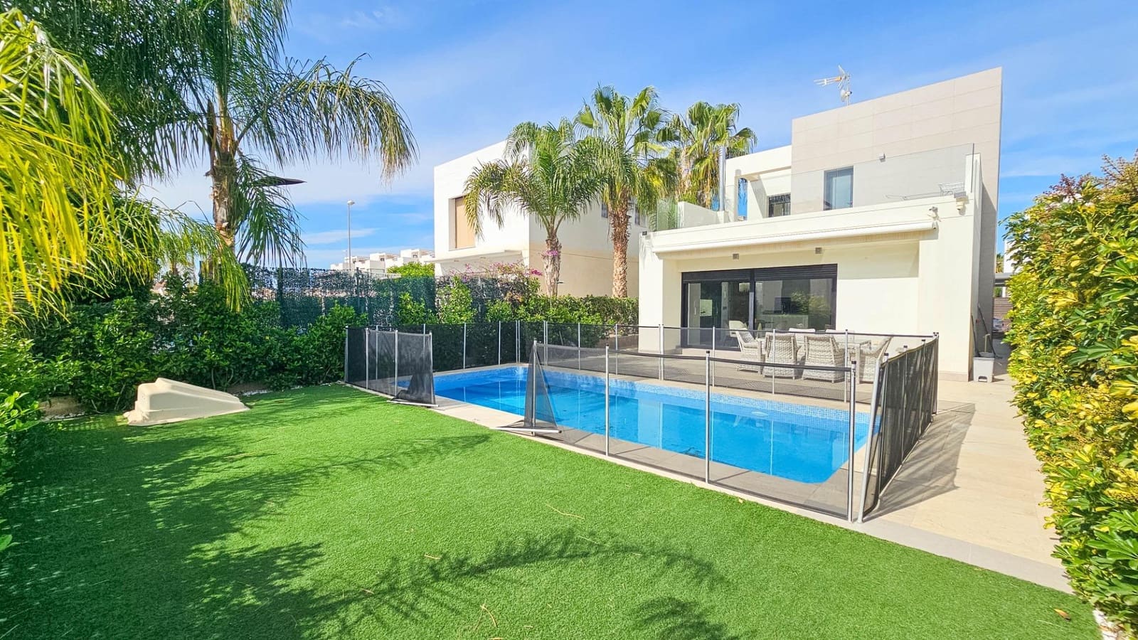3 bedroom Villa for sale in Rojales with pool - € 458,900 (Ref: 10050829)