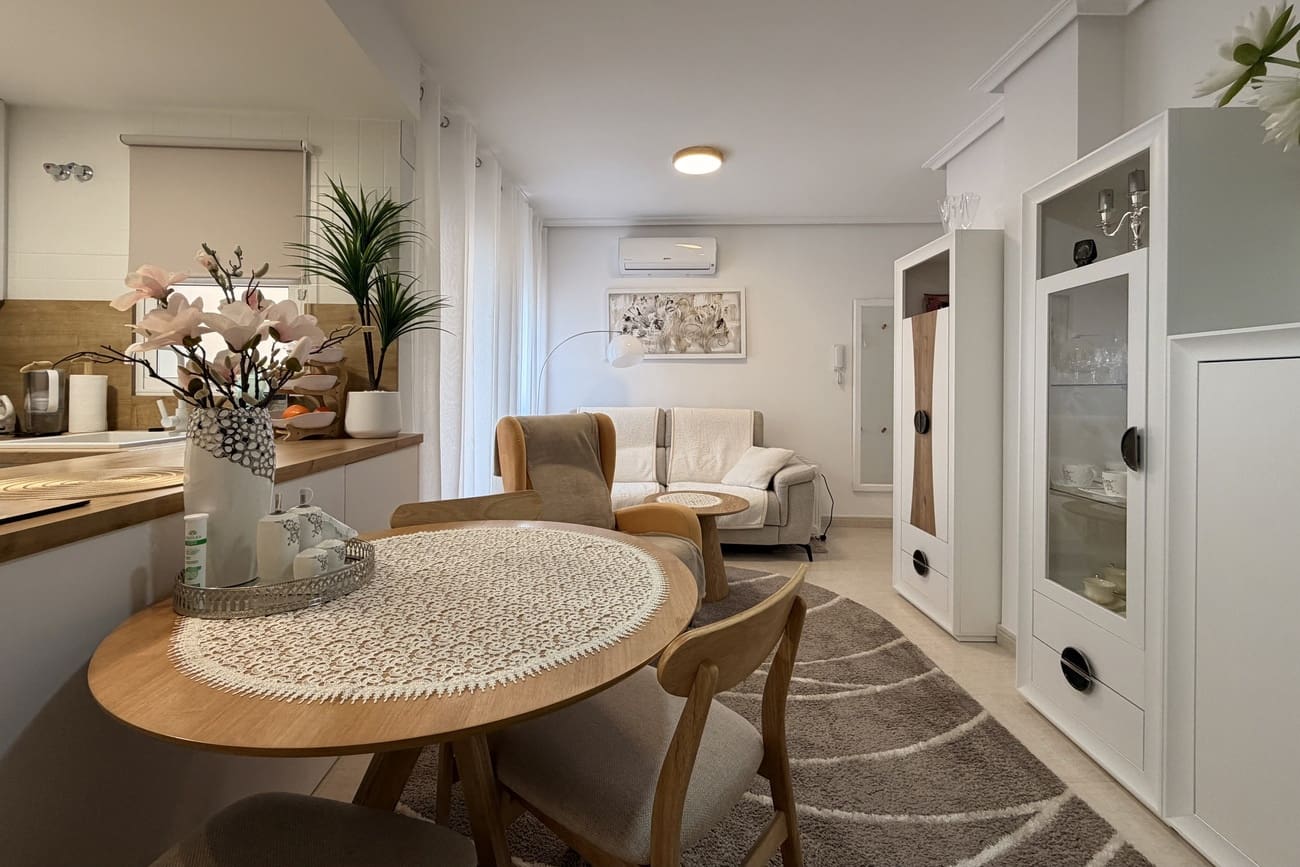 3 soveværelse Lejlighed til salg i Torrevieja - € 175.000 (Ref: 10050847)