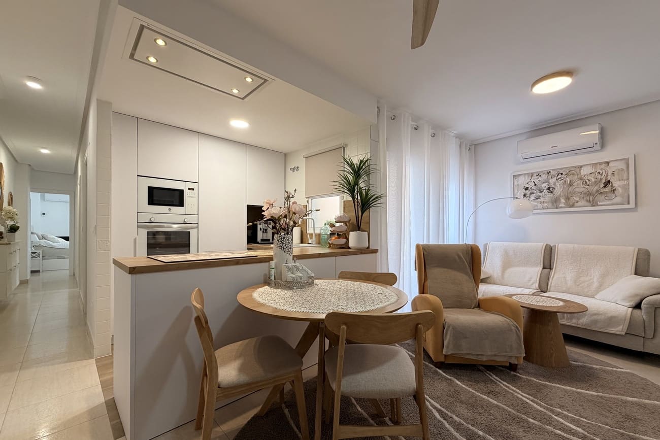3 soveværelse Lejlighed til salg i Torrevieja - € 175.000 (Ref: 10050847)