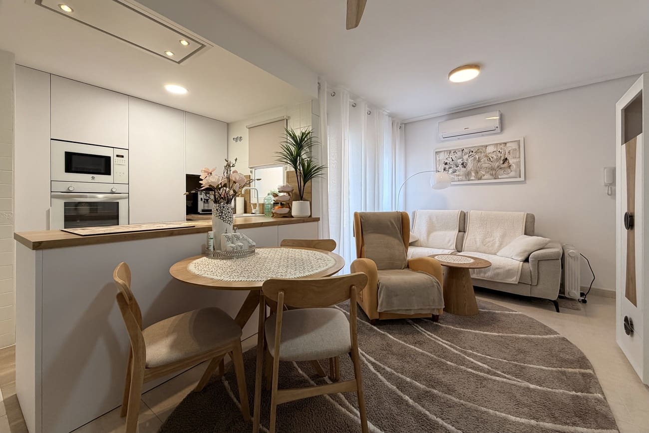 3 soveværelse Lejlighed til salg i Torrevieja - € 175.000 (Ref: 10050847)