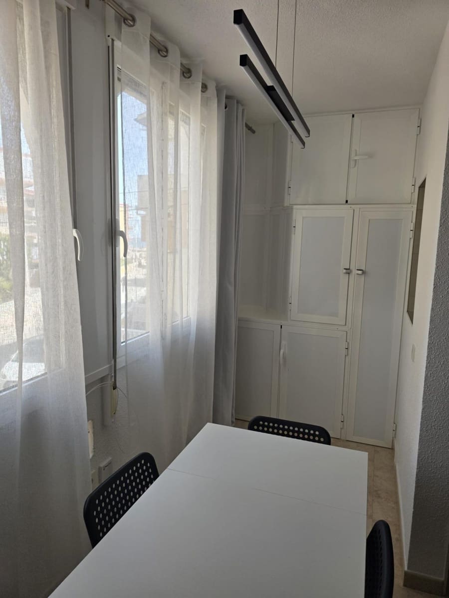 Apartamento de 2 habitaciones en Torrevieja en venta - 164.000 € (Ref: 10050878)