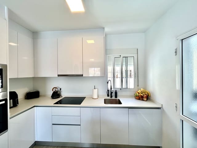 5 soveværelse Villa til salg i Villamartin, Orihuela med garage - € 459.000 (Ref: 10050884)